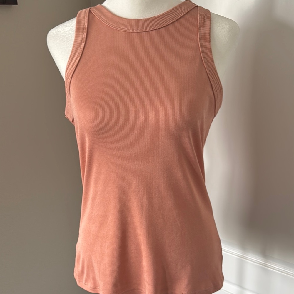 Women's Sleeveless Top in Peach